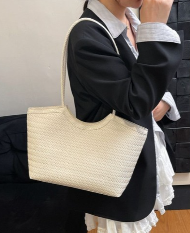 リカ フェイクレザー織りバッグ